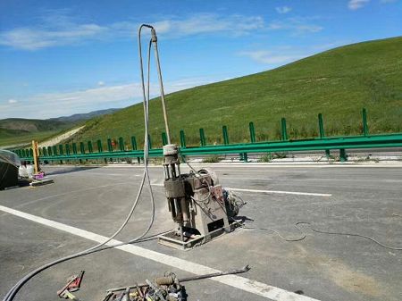 鲅鱼圈公路地基基础注浆加固